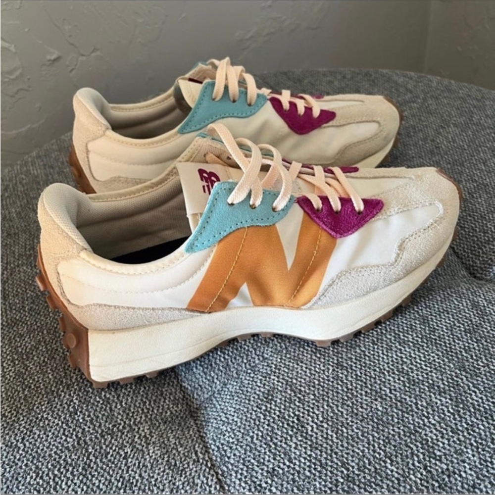 New Balance 327 Cream Multicolor women 8